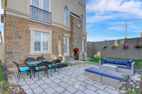 280 Oxford Street Main Richmond Hill ON L4C 7V8