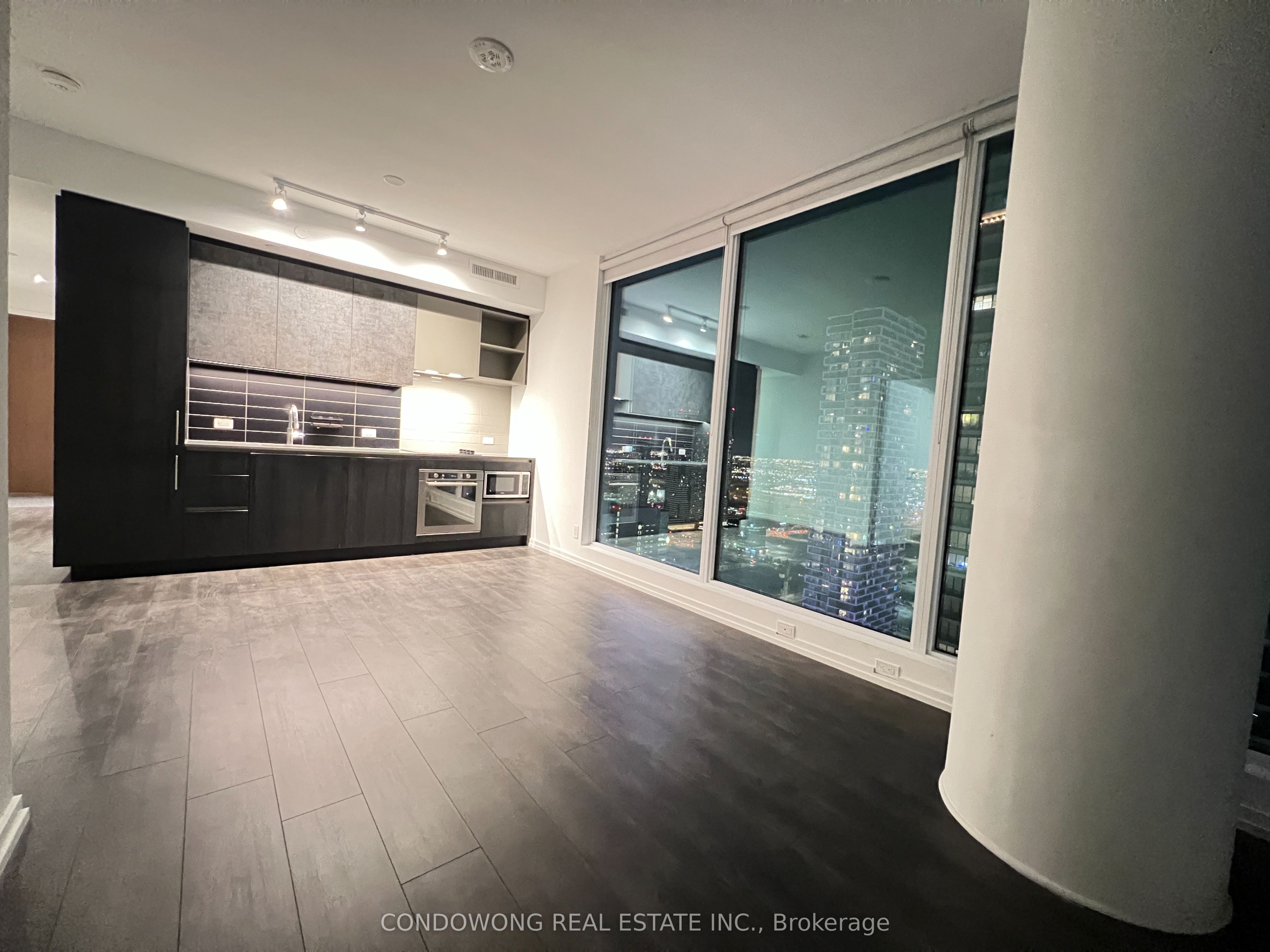 1000 Portage Parkway 4211