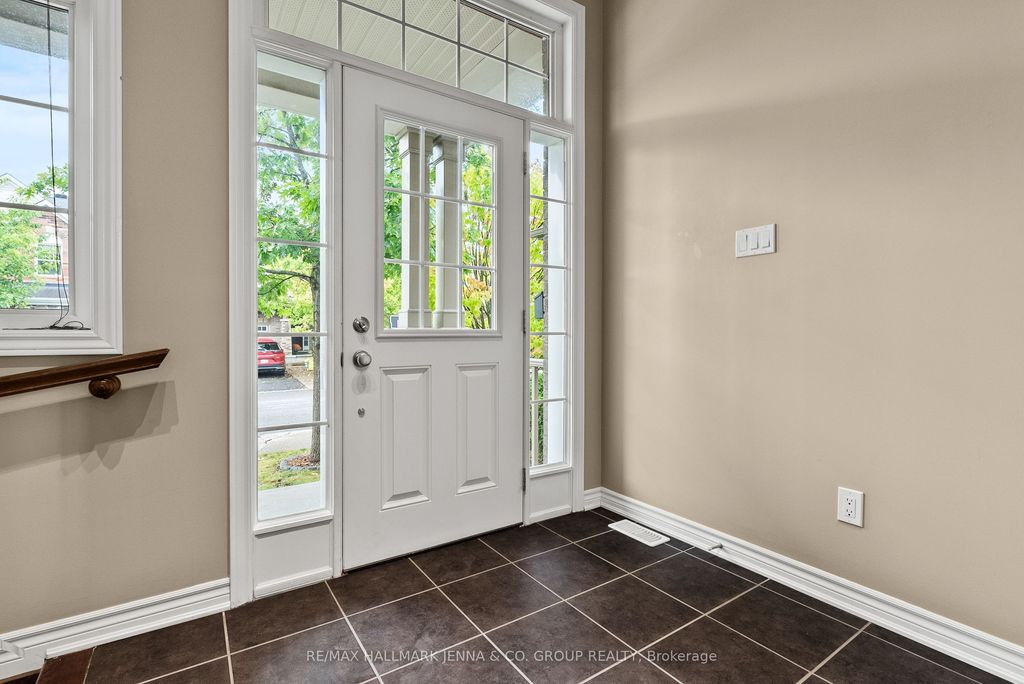 Photo of 326 Gallantry Way, Stittsville - Munster - Richmond, ON K2S 0P8 (MLS # X12644968)