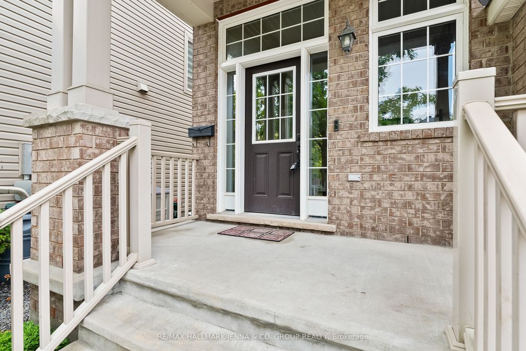 Photo of 326 Gallantry Way, Stittsville - Munster - Richmond, ON K2S 0P8 (MLS # X12644968)