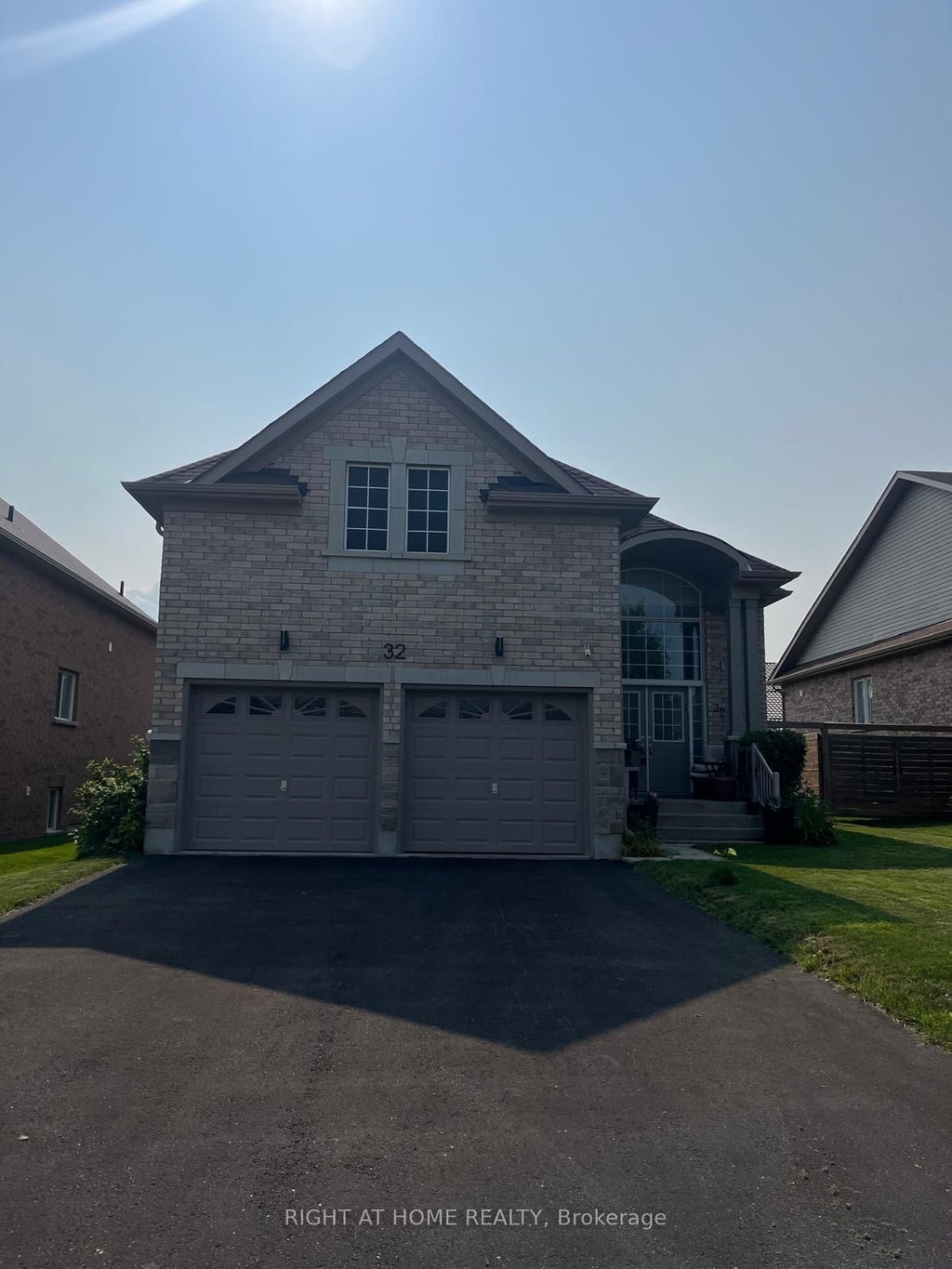 Photo of 32 Middleton Drive, Wasaga Beach, ON L9Z 0G8 (MLS # S13659712)