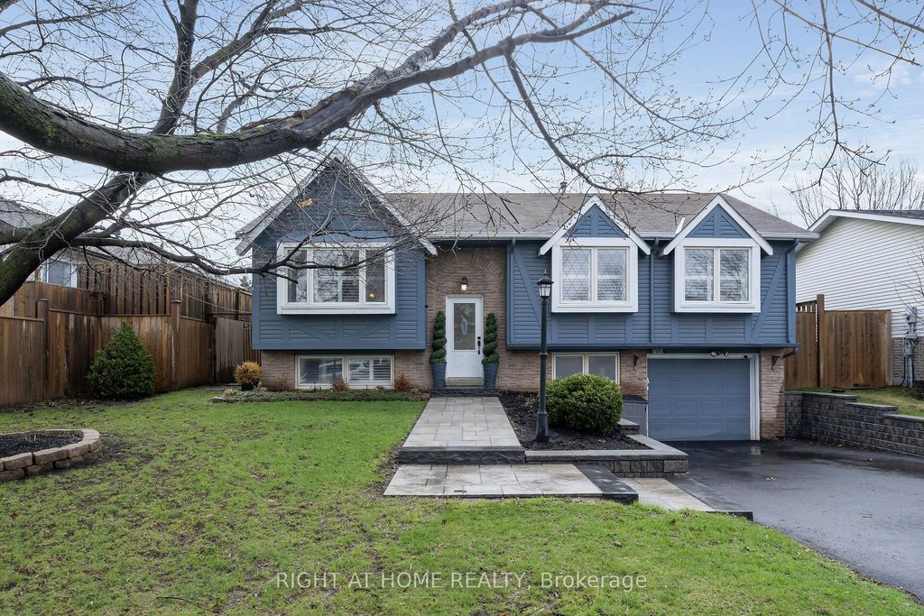 Photo of 760 WILLOW Avenue, Milton, ON L9T 3E6 (MLS # W13004946)