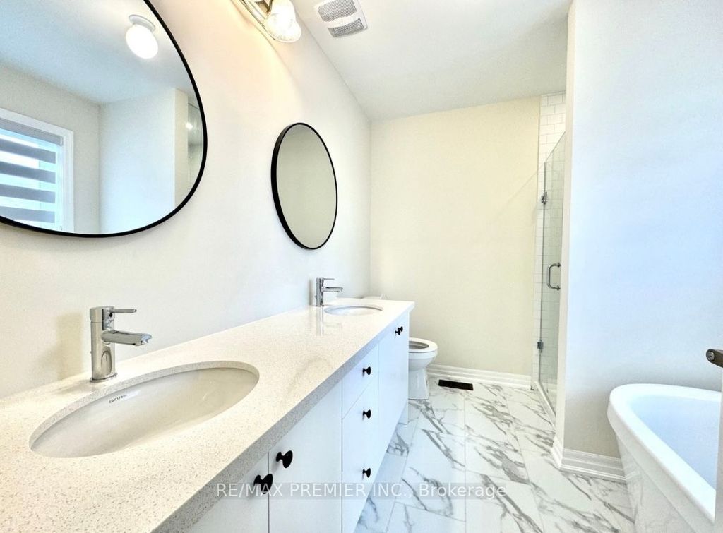 Photo of 4 Ken Davie Gate, Georgina, ON L4P 0J5 (MLS # N12808294)