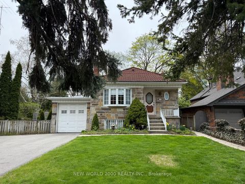 12 Monkton Avenue Toronto ON M8Z 4M8