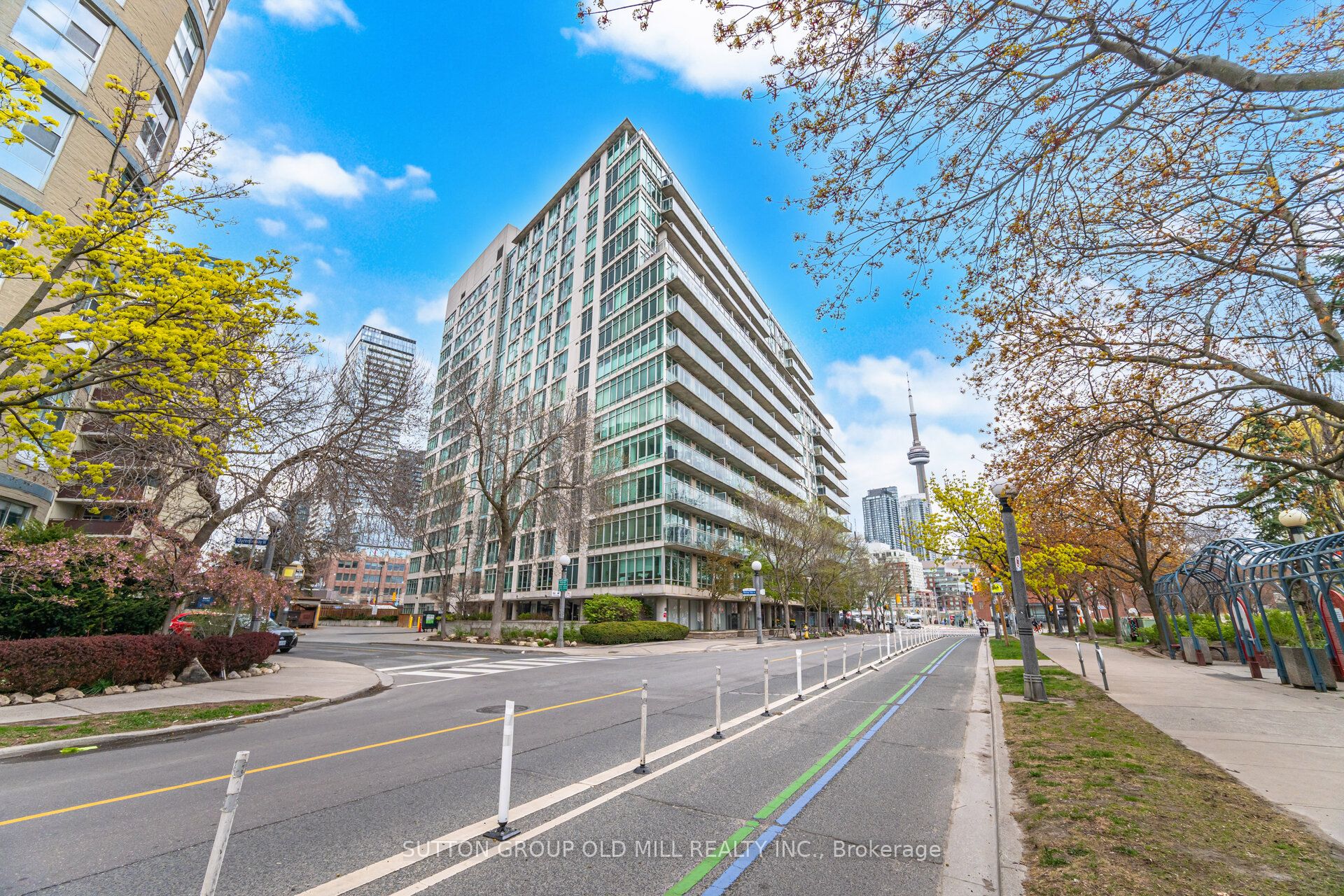 650 Queens Quay W 909