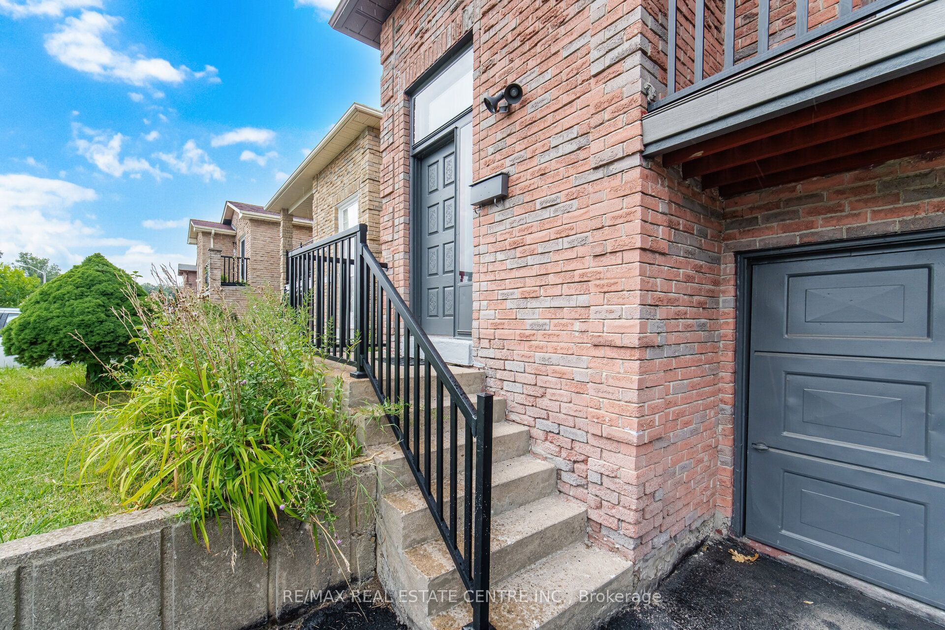 13 Dafoe Crescent