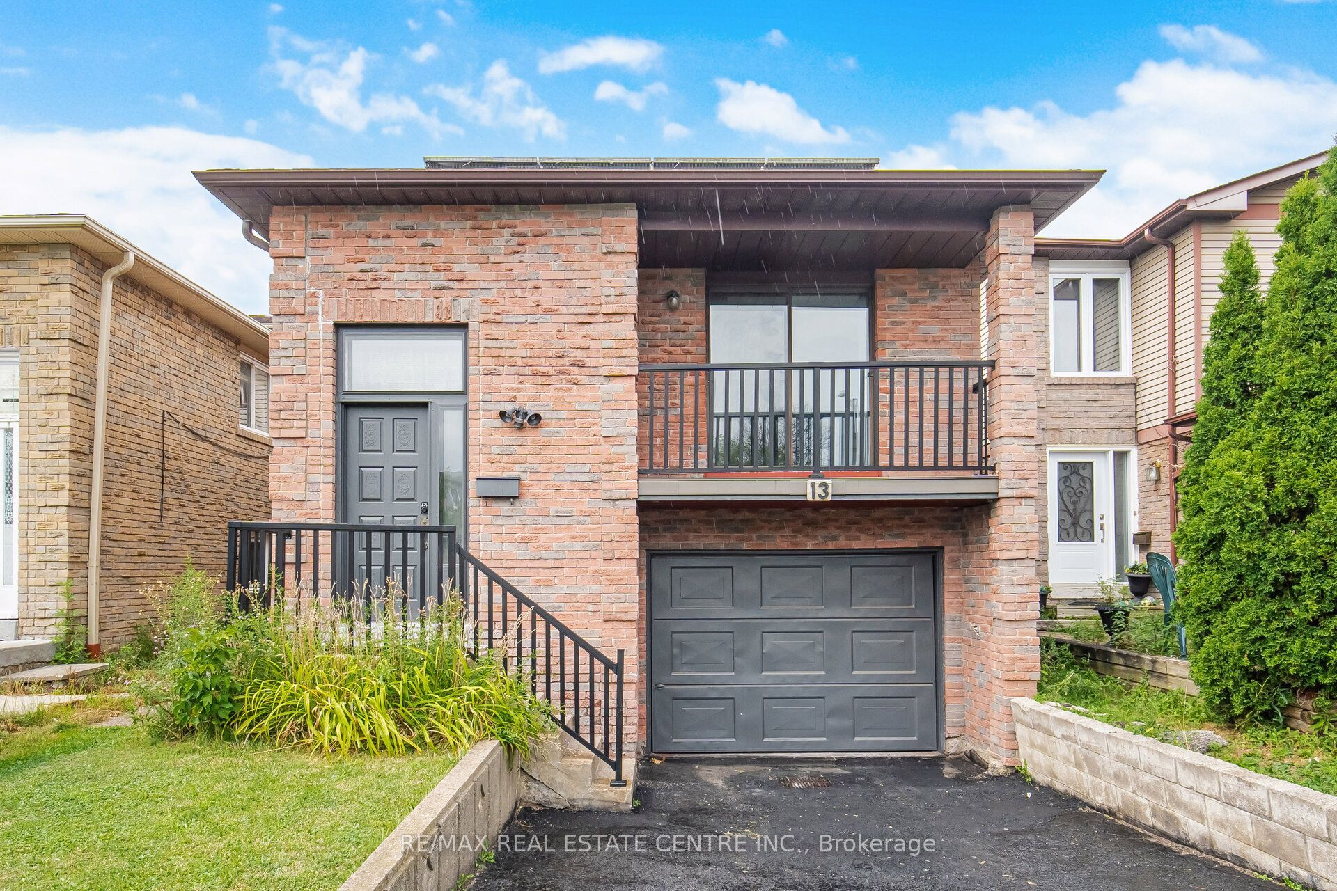 13 Dafoe Crescent