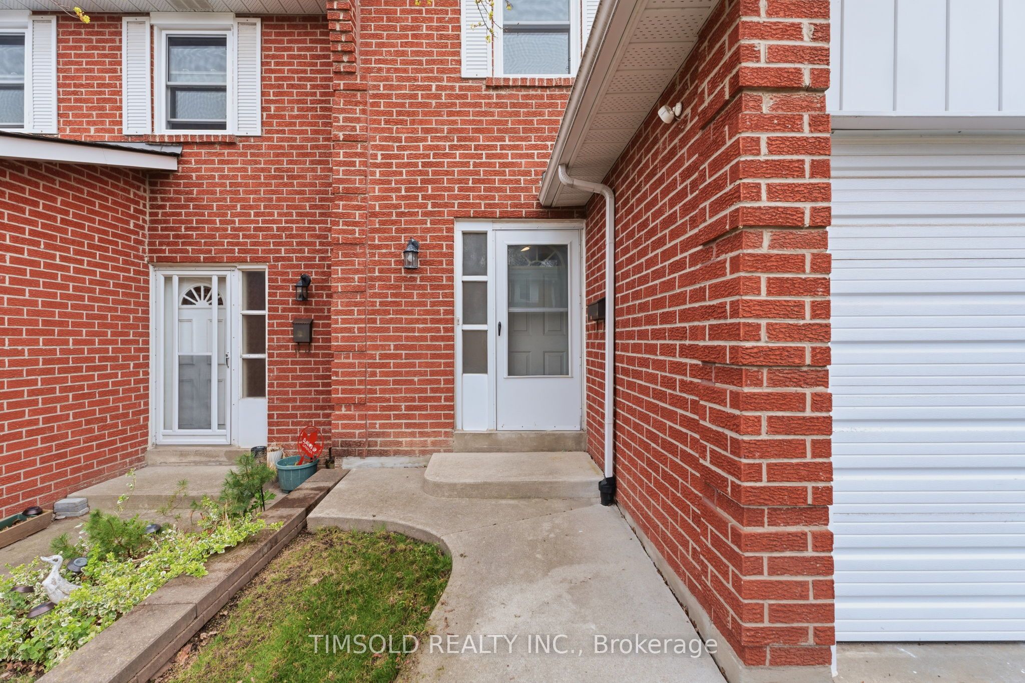 14 Gordon Way