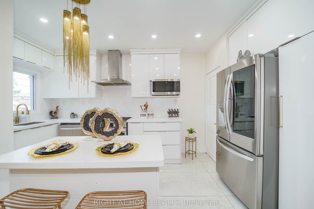 Photo of 174 Aylesworth Avenue, Toronto, ON M1N 2J6 (MLS # E13704342)