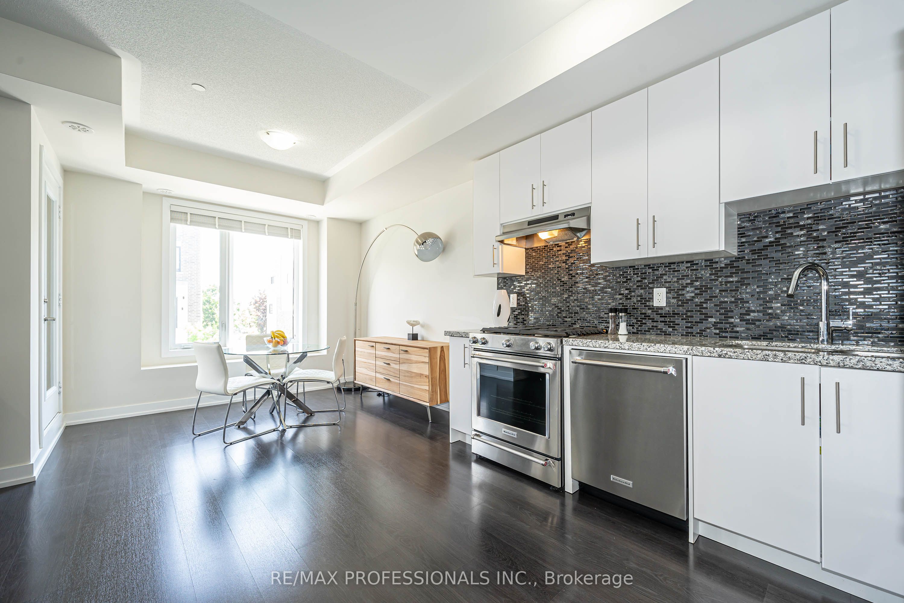 6 Drummond Street 320