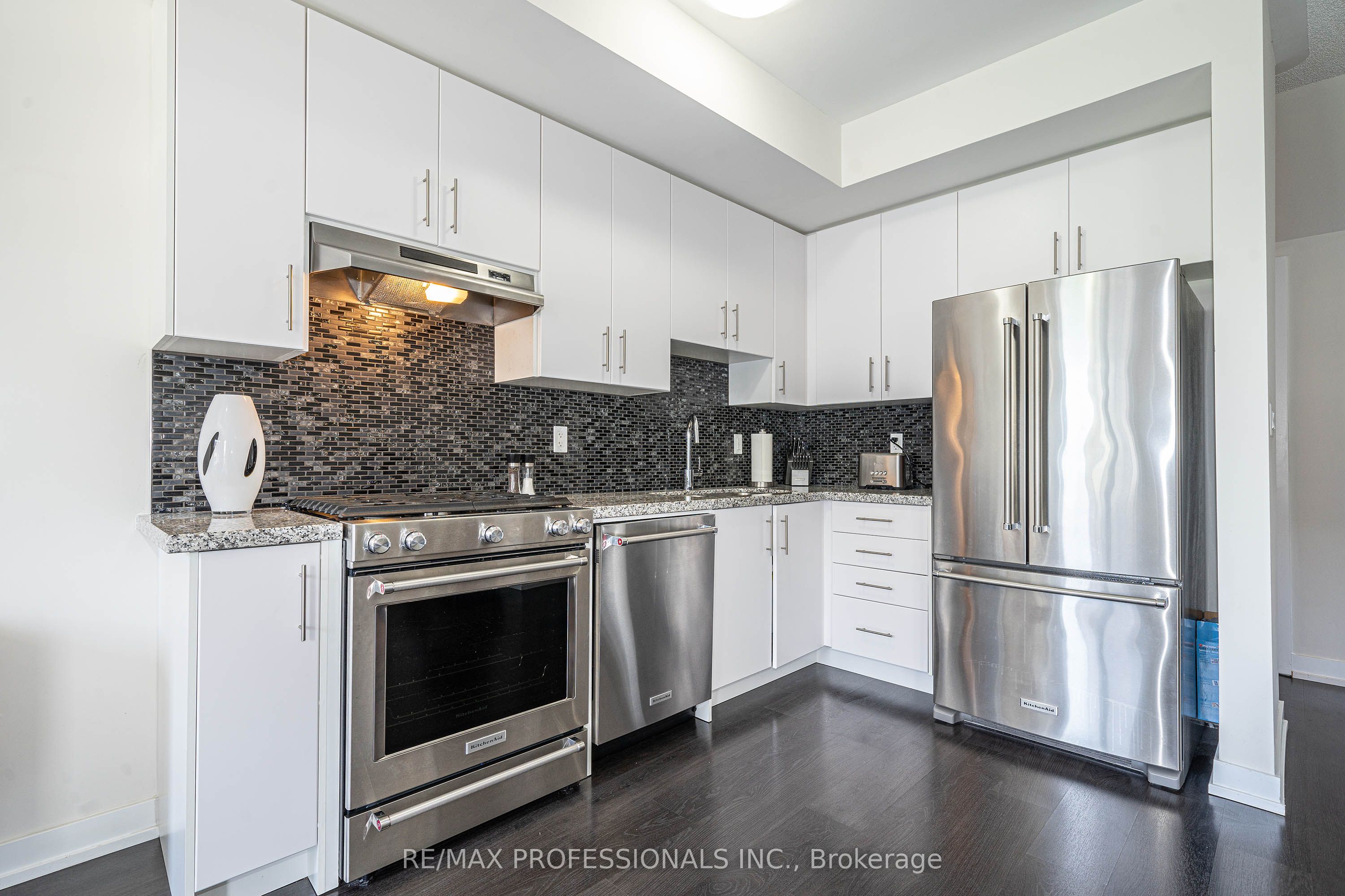 6 Drummond Street 320
