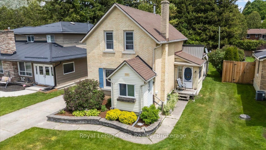 Photo of 865 7th Avenue, Hanover, ON N4N 2K3 (MLS # X13411316)