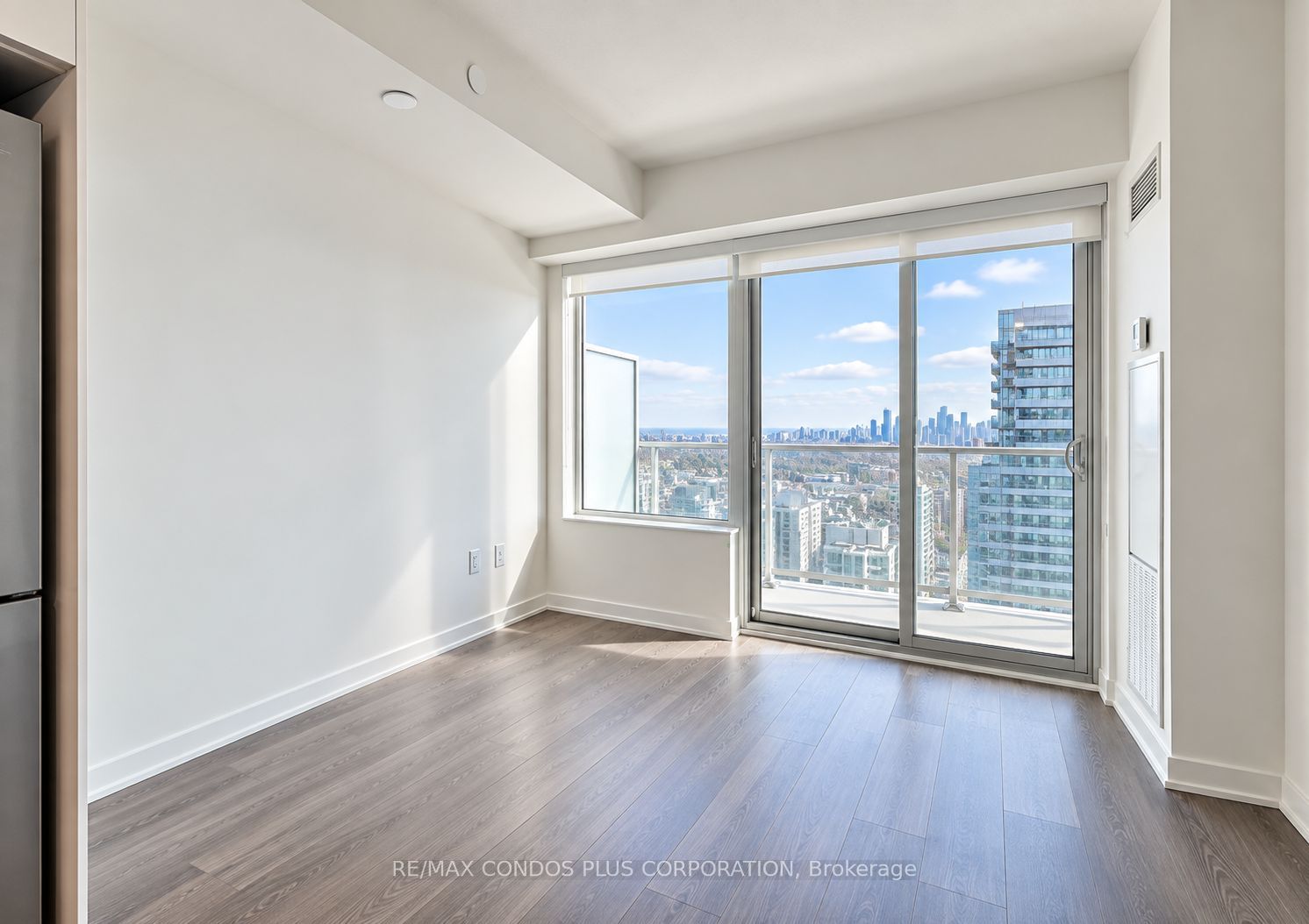 195 Redpath Avenue 3508