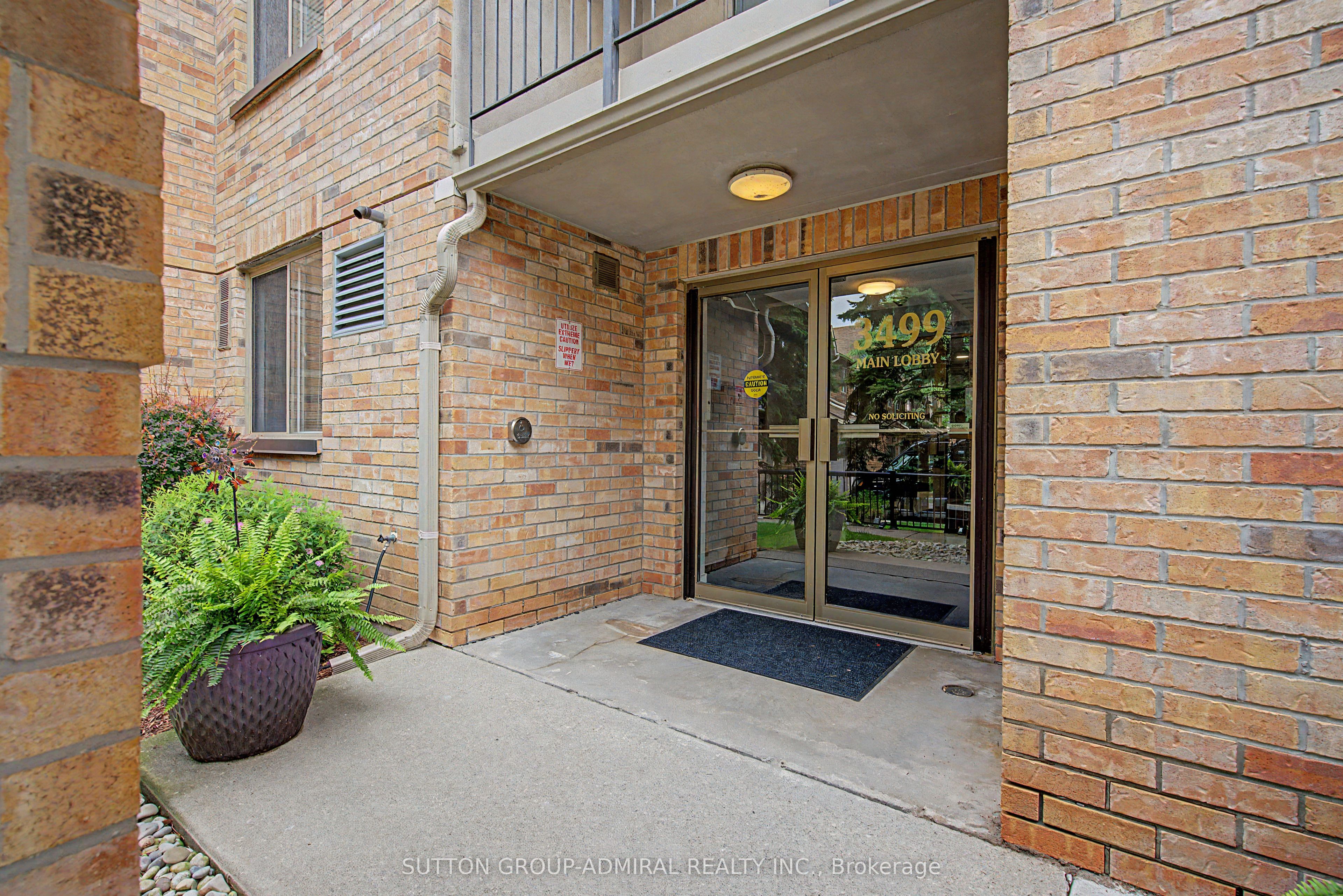 3499 Upper Middle Road 311