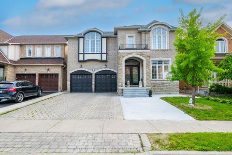 Photo of 4 Freshspring Drive, Brampton, ON L6R 3H6 (MLS # W12680922)