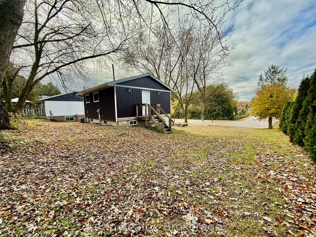 Photo of 895 8th Avenue N, Hanover, ON N4N 3R7 (MLS # X12522466)