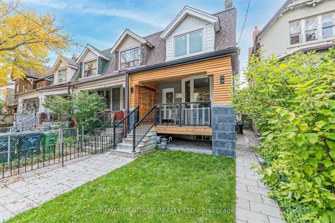Photo of 66a Bellevue Avenue, Toronto, ON M5T 2N4 (MLS # C12667928)