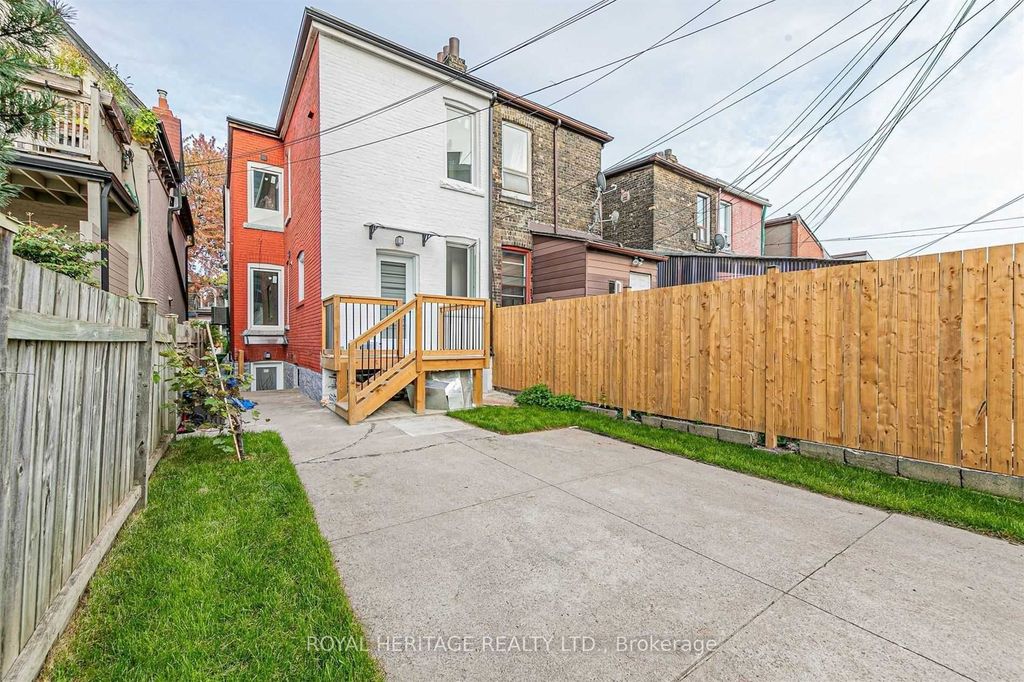 Photo of 66a Bellevue Avenue, Toronto, ON M5T 2N4 (MLS # C12667928)