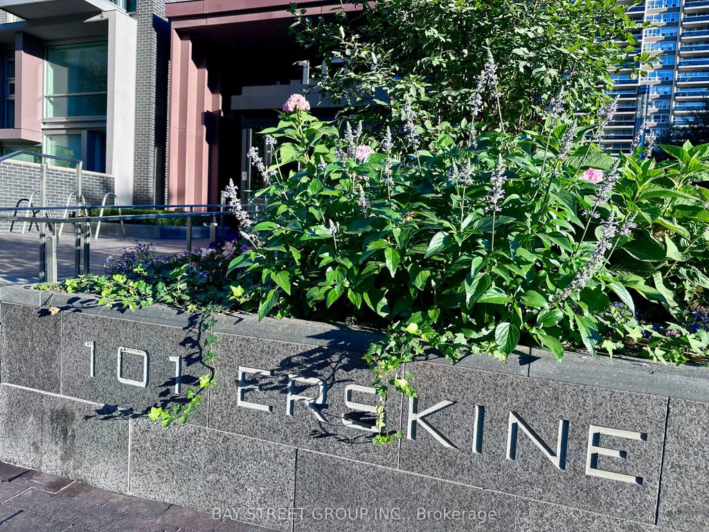 Photo of 101 Erskine Avenue #2006, Toronto, ON M4P 0C5 (MLS # C12670674)