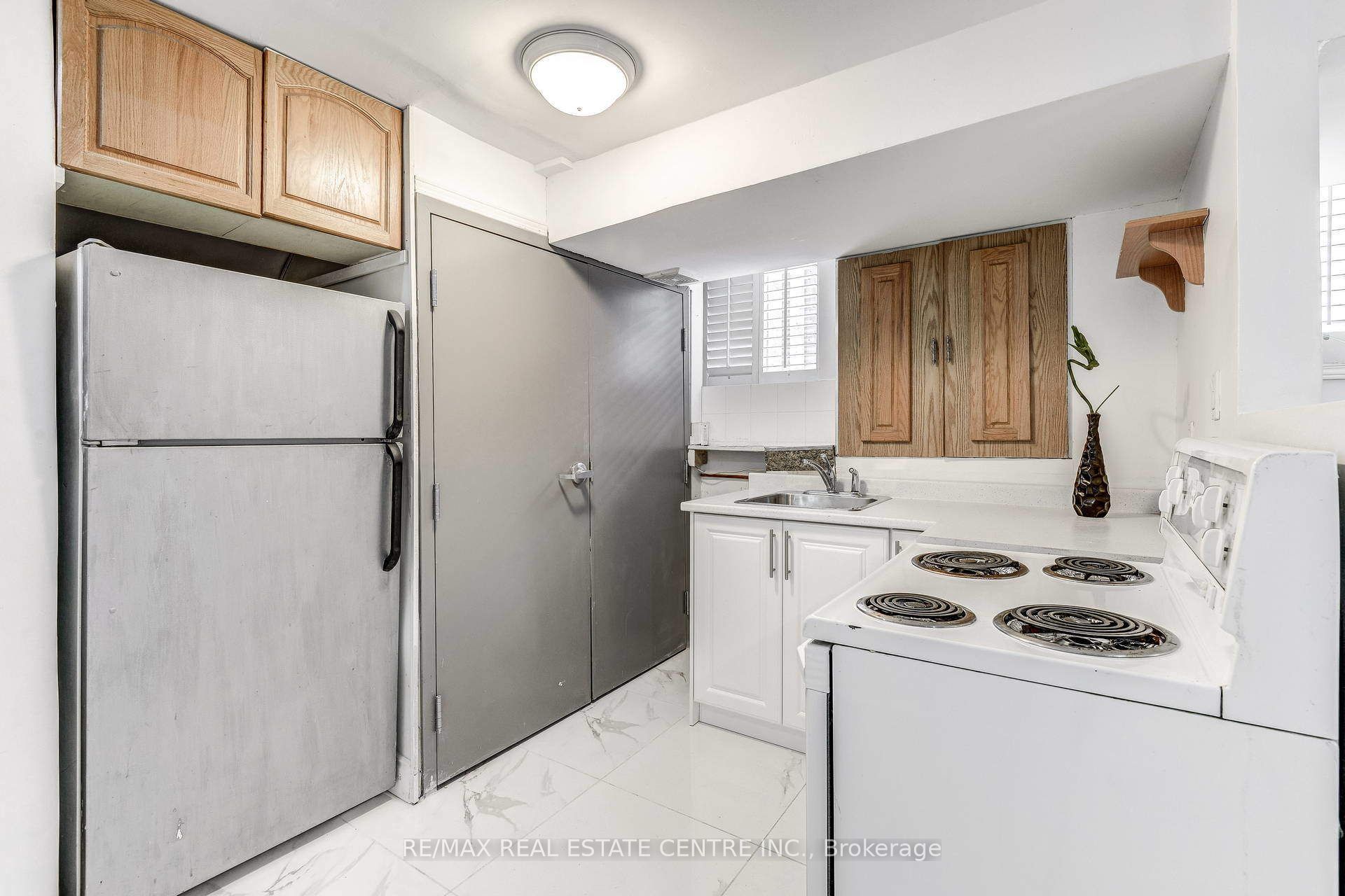 7201 Joliette Crescent Lower Level