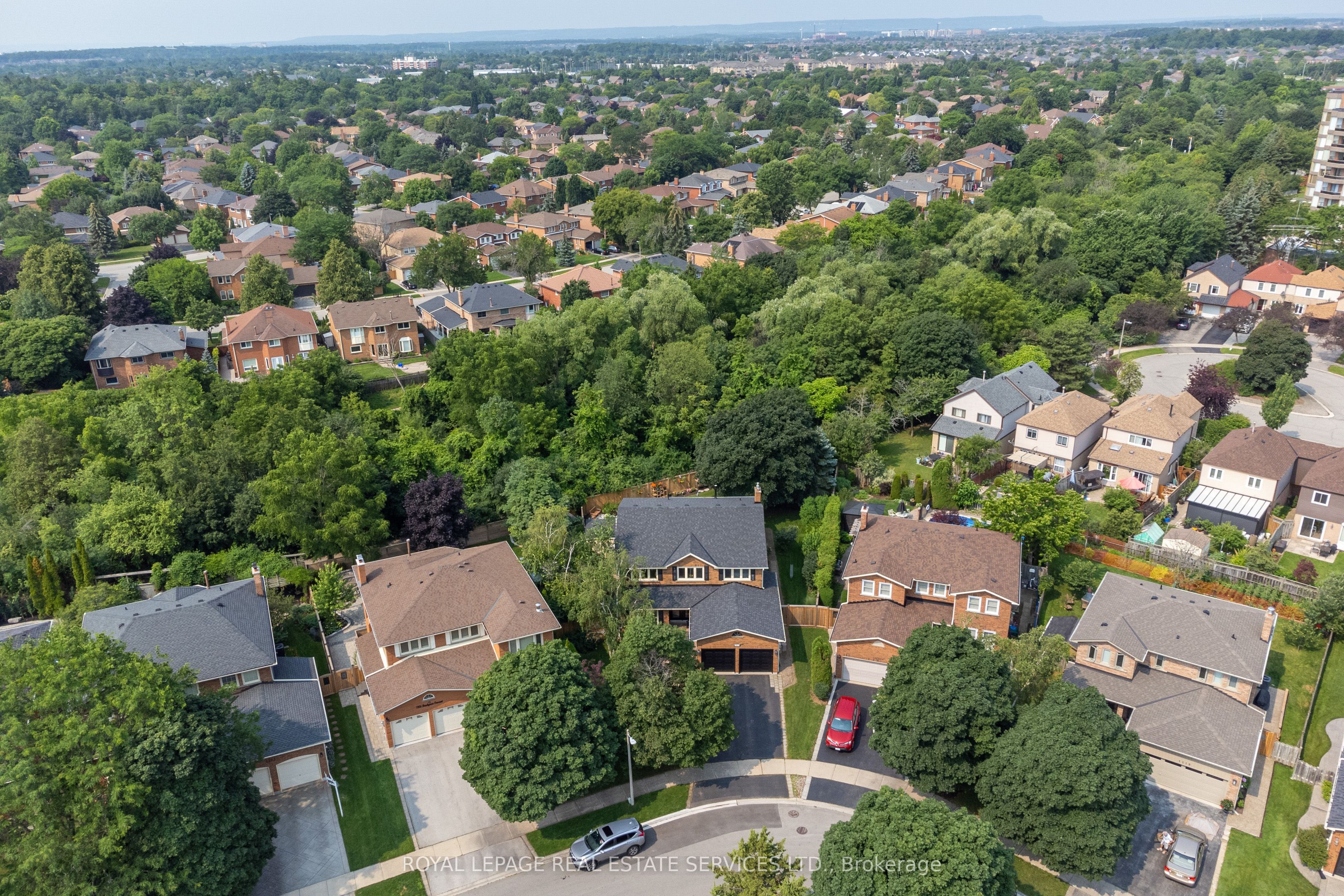1210 BEECHGROVE Crescent