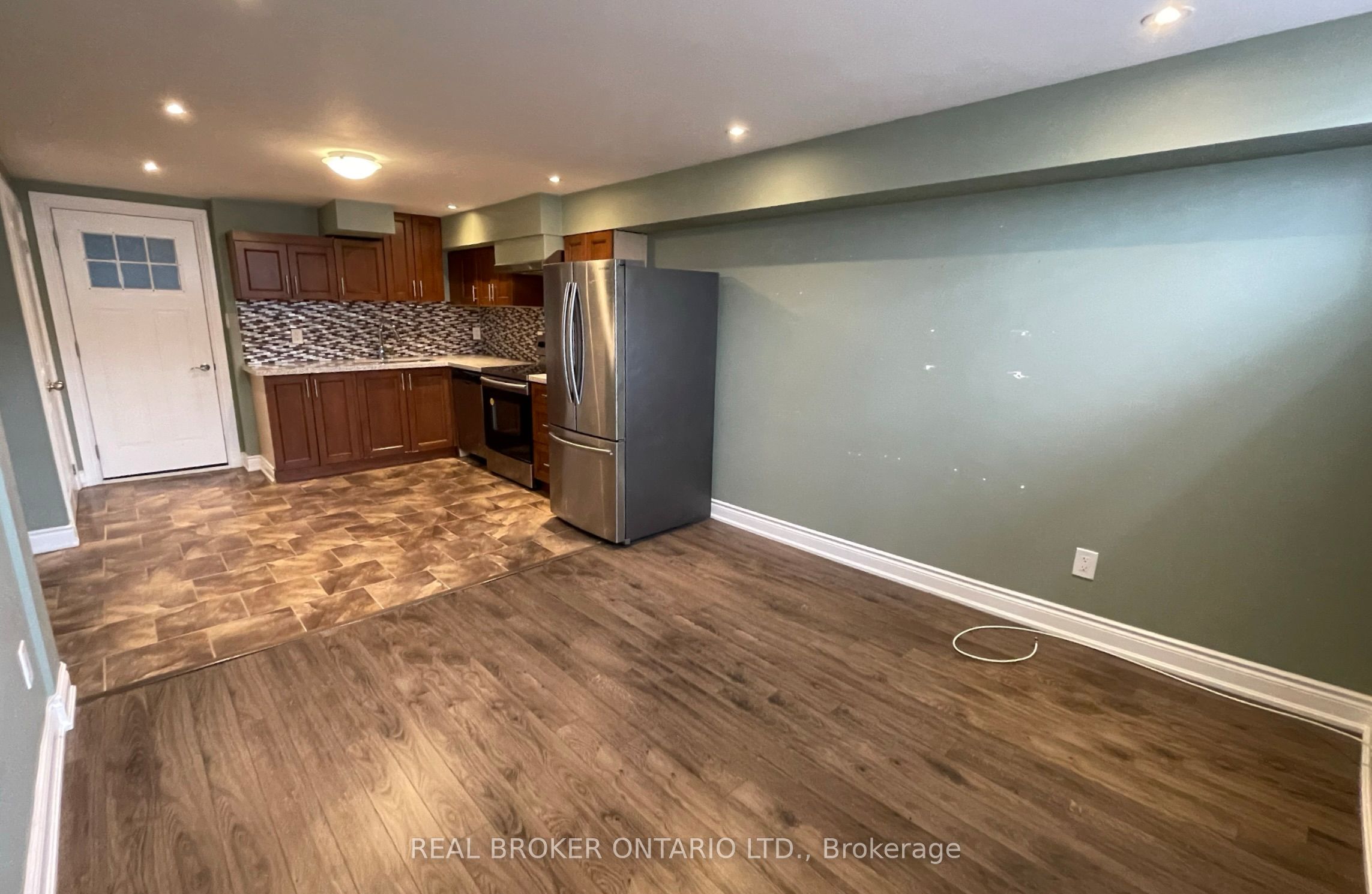 926 Flagship Drive Lower 1