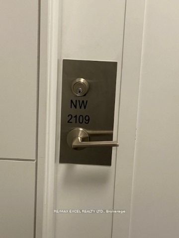 9201 Yonge Street 2109