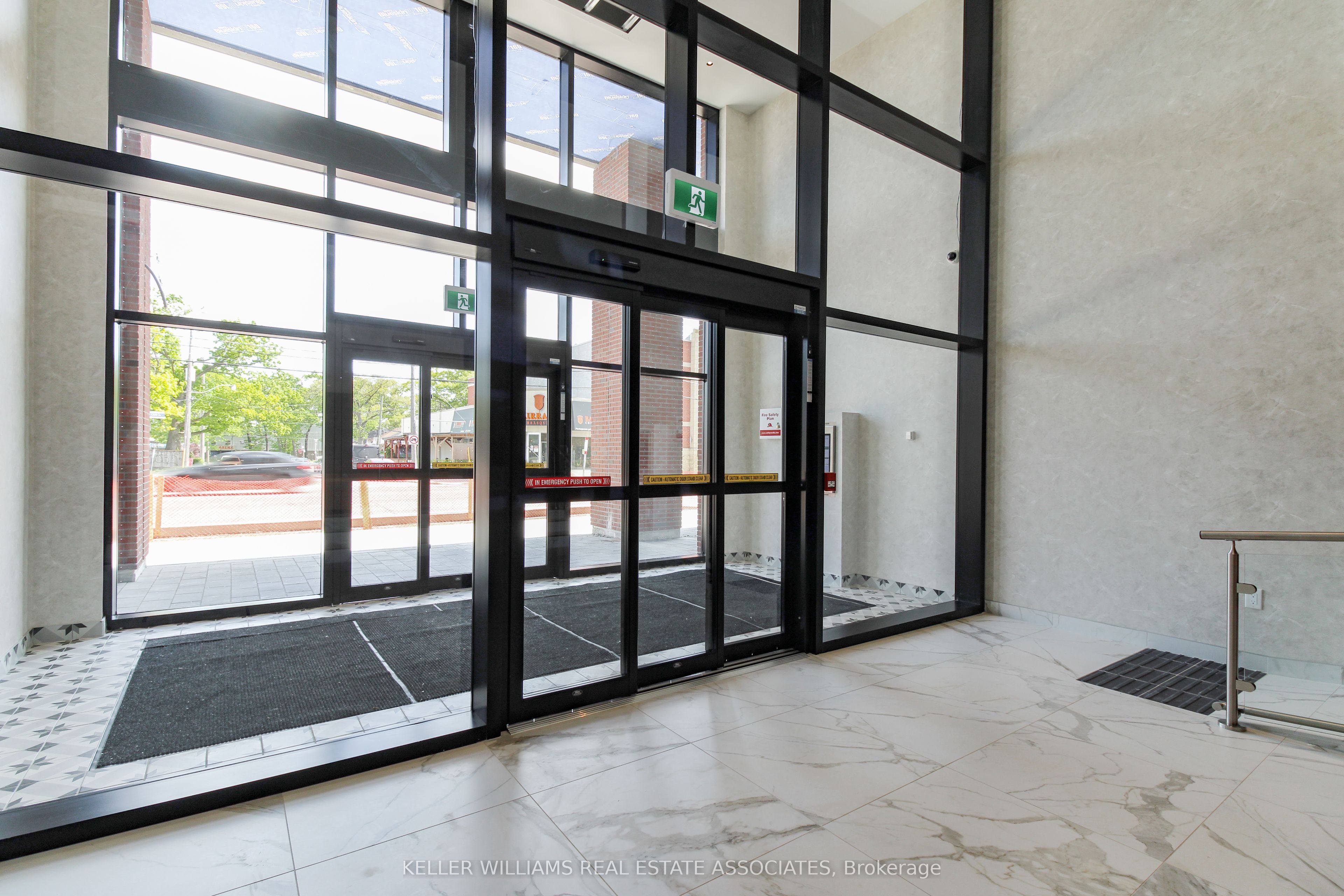 2300 St. Clair Avenue W 416