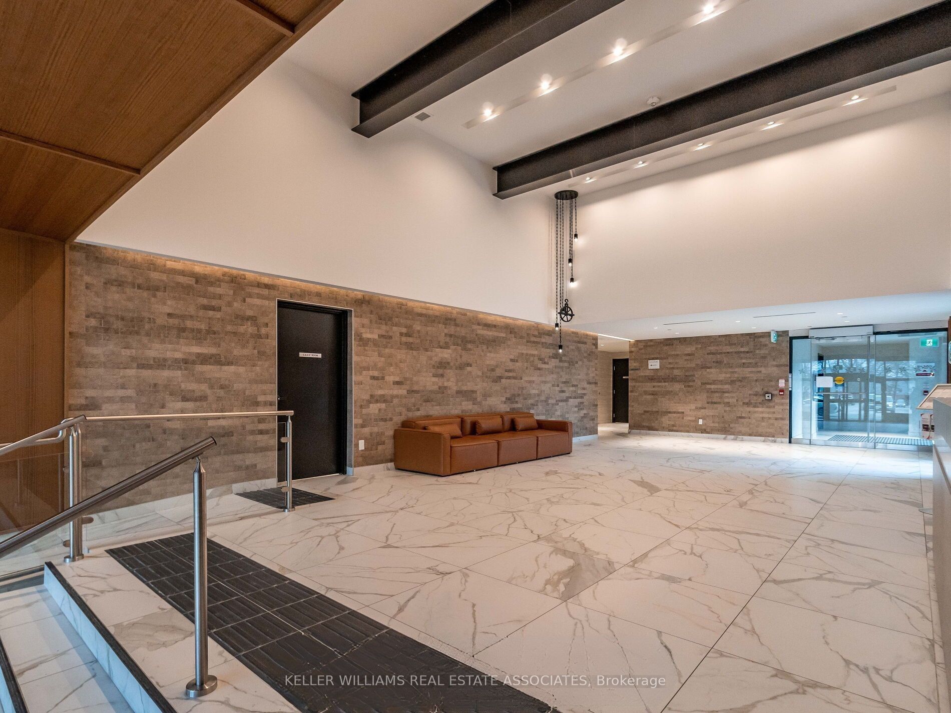 2300 St. Clair Avenue W 416