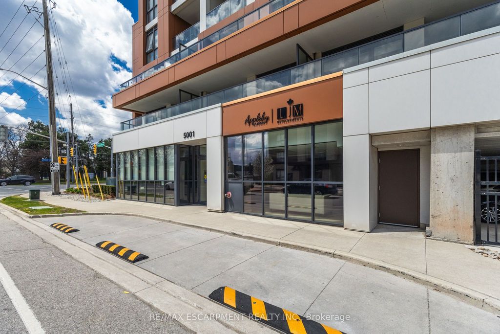 Photo of 5001 Corporate Drive #204, Burlington, ON L7L 0H5 (MLS # W13107364)