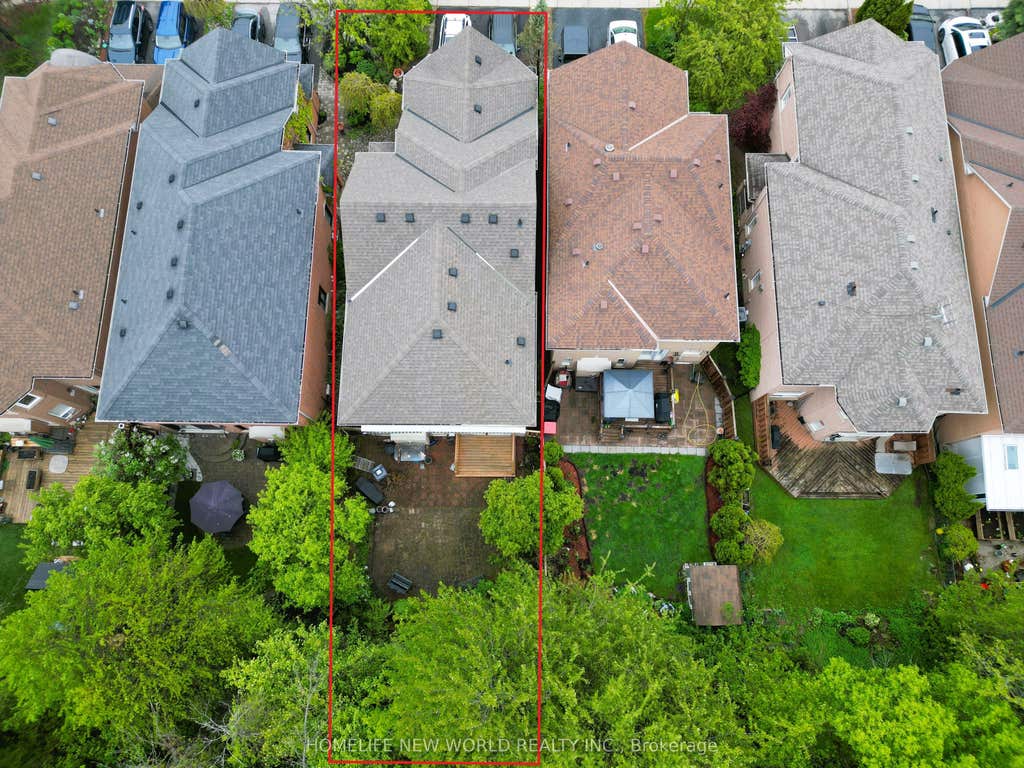 Photo of 2326 Yorktown Circle, Mississauga, ON L5M 5Y2 (MLS # W13648358)