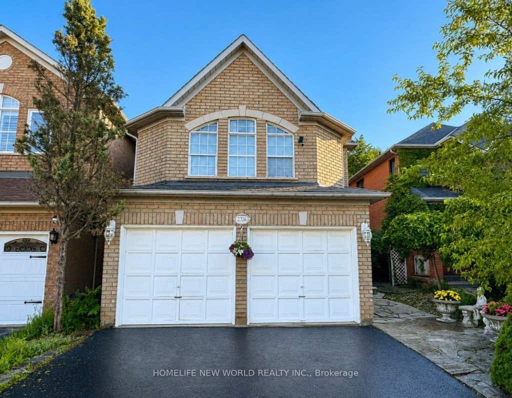 Photo of 2326 Yorktown Circle, Mississauga, ON L5M 5Y2 (MLS # W13648358)