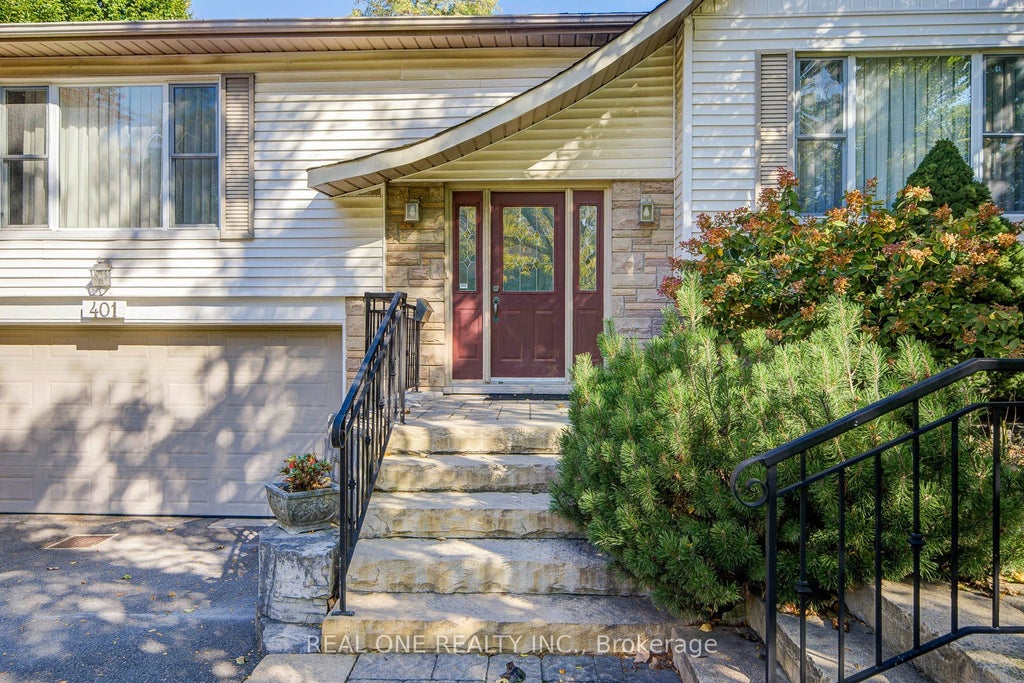 Photo of 401 Swinburne Road, Burlington, ON L7N 3K6 (MLS # W14115526)