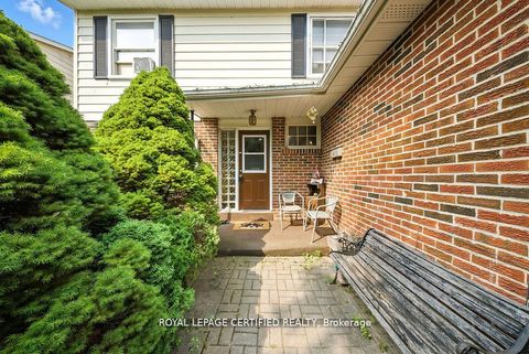 386 Handley Crescent Newmarket ON L3Y 4T4