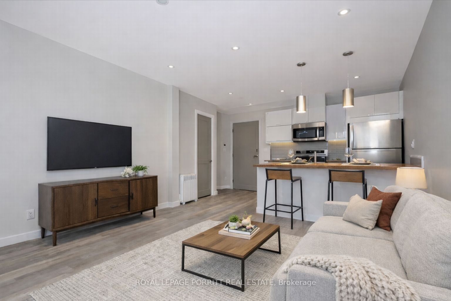 3411 Lake Shore Boulevard W 3