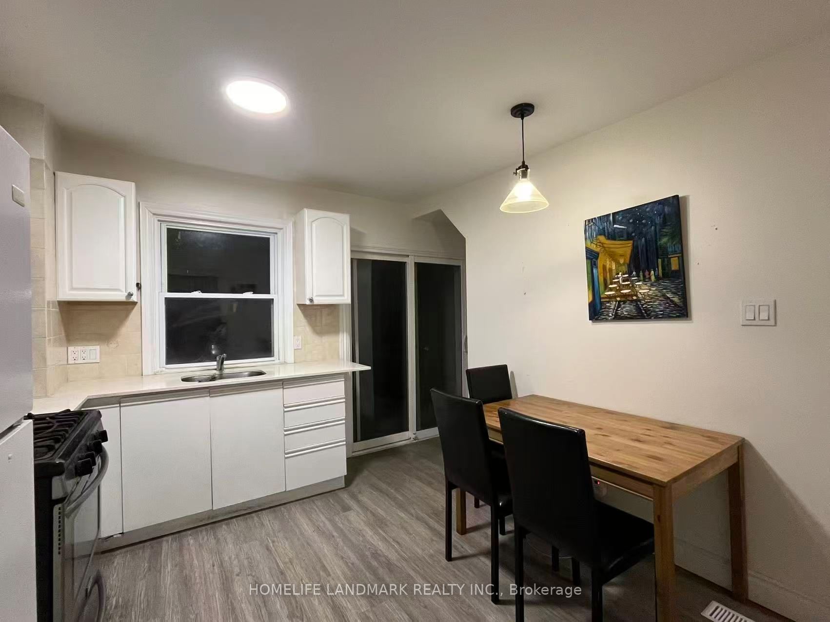 16 Queensdale Avenue