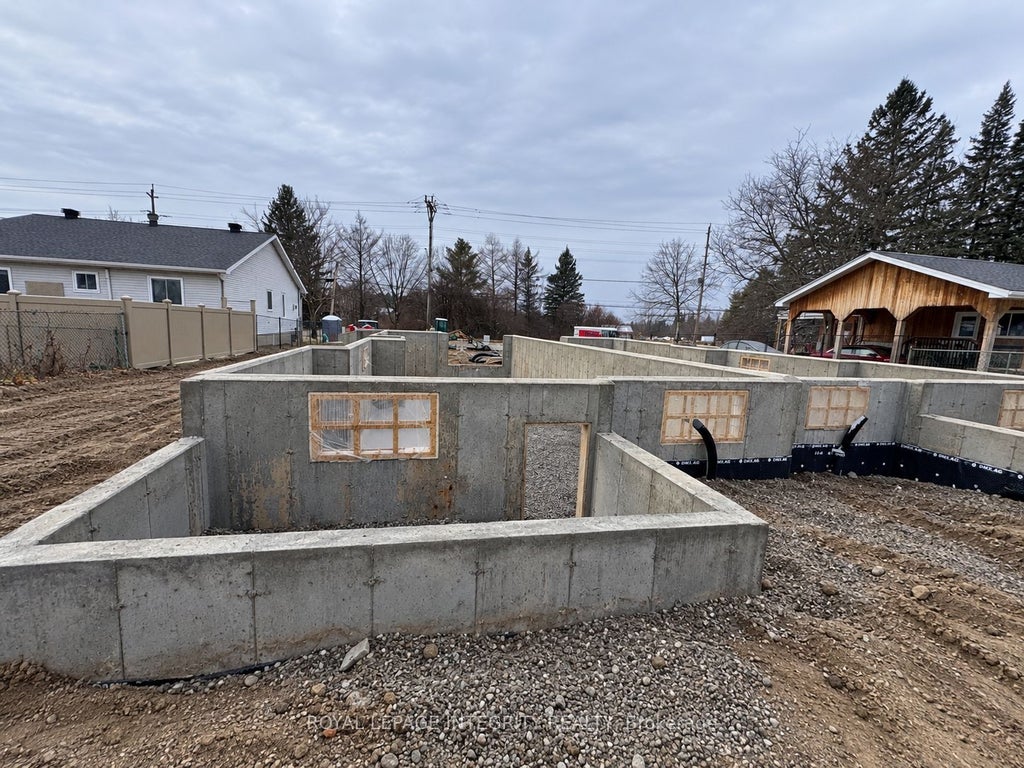 Photo of 3 Tauvette Street E, Blackburn Hamlet, ON K1B 3A1 (MLS # X14113434)