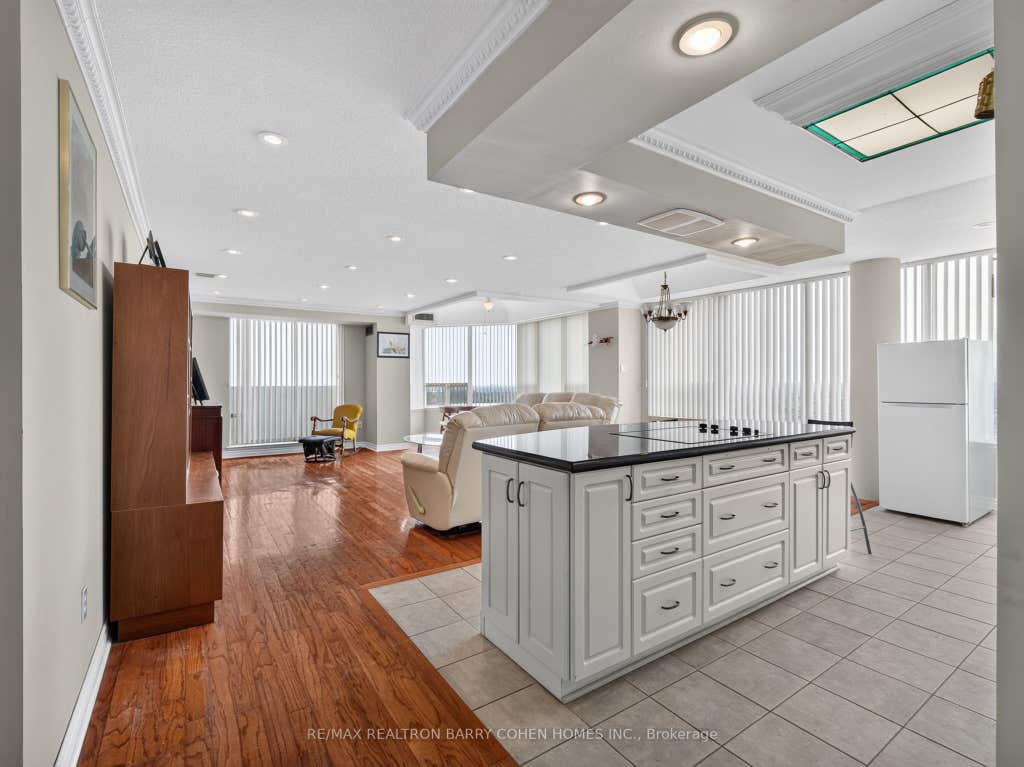 Photo of 700 Constellation Drive #2009, Mississauga, ON L5R 3G8 (MLS # W13539376)