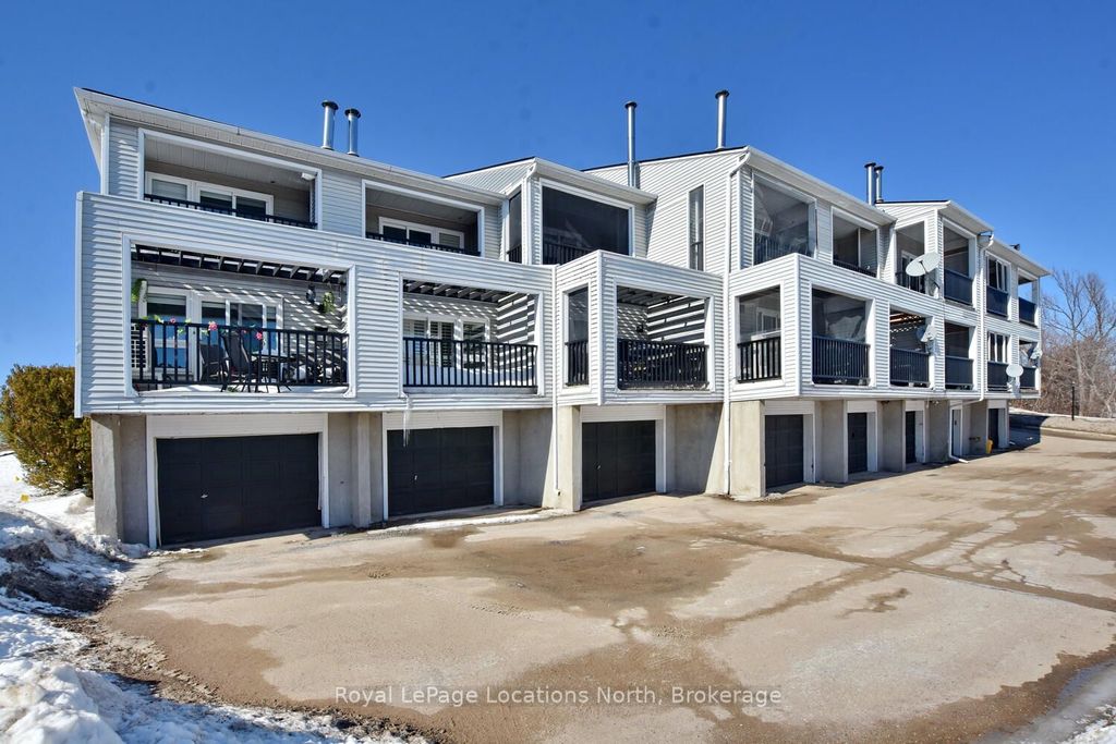 Photo of 11 Spruce St Street, Wasaga Beach, ON L9Z 2L4 (MLS # S12860414)