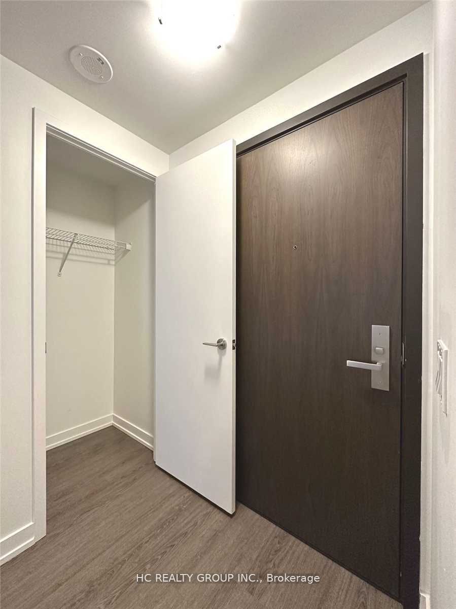 1 Yorkville Avenue 4812