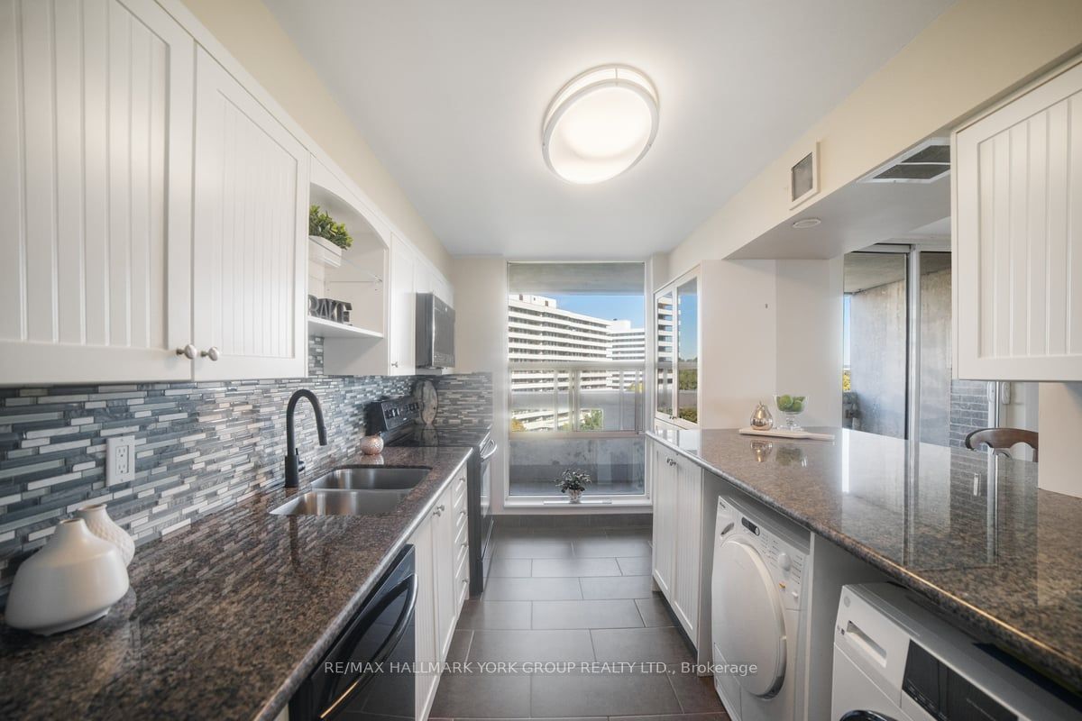50 Inverlochy Boulevard 810