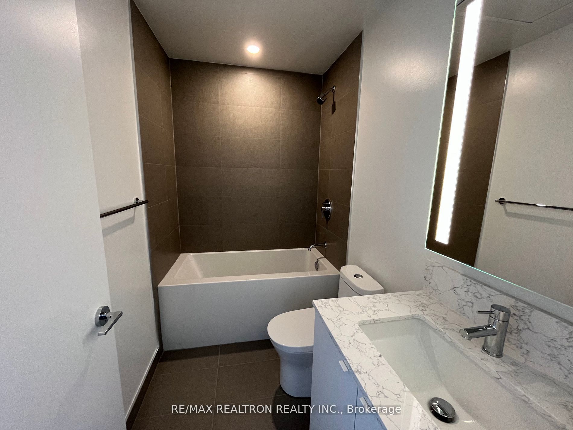 270 Dufferin Street 602