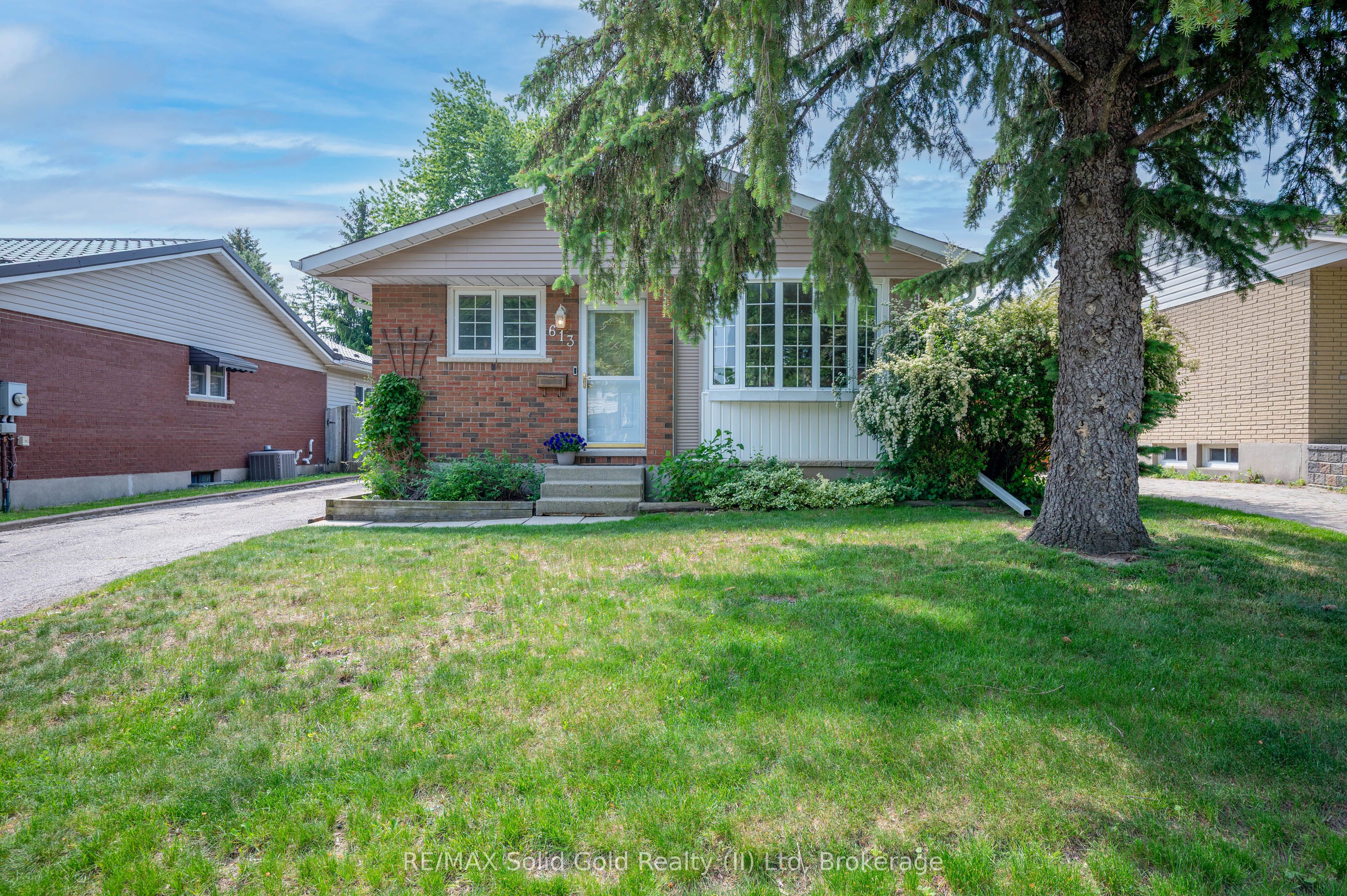 613 Dogwood Lane
