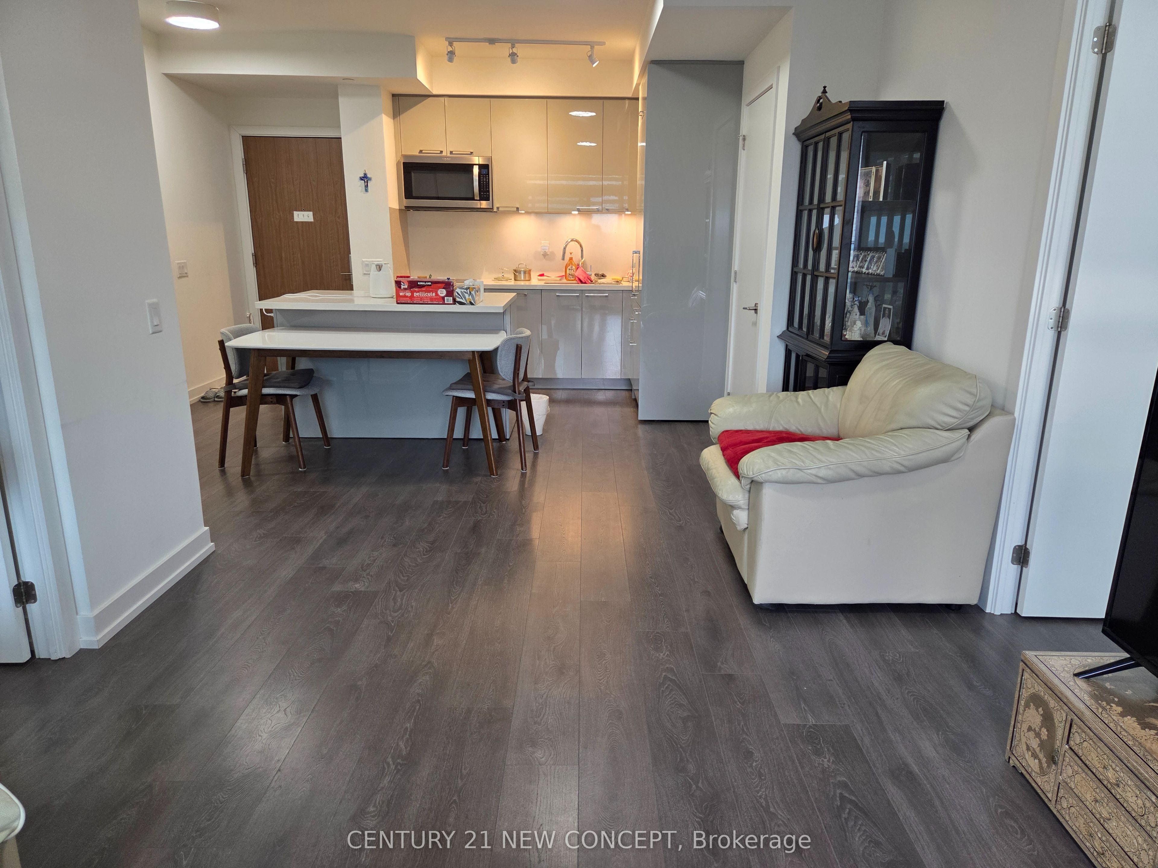 1 Grandview Avenue 1807