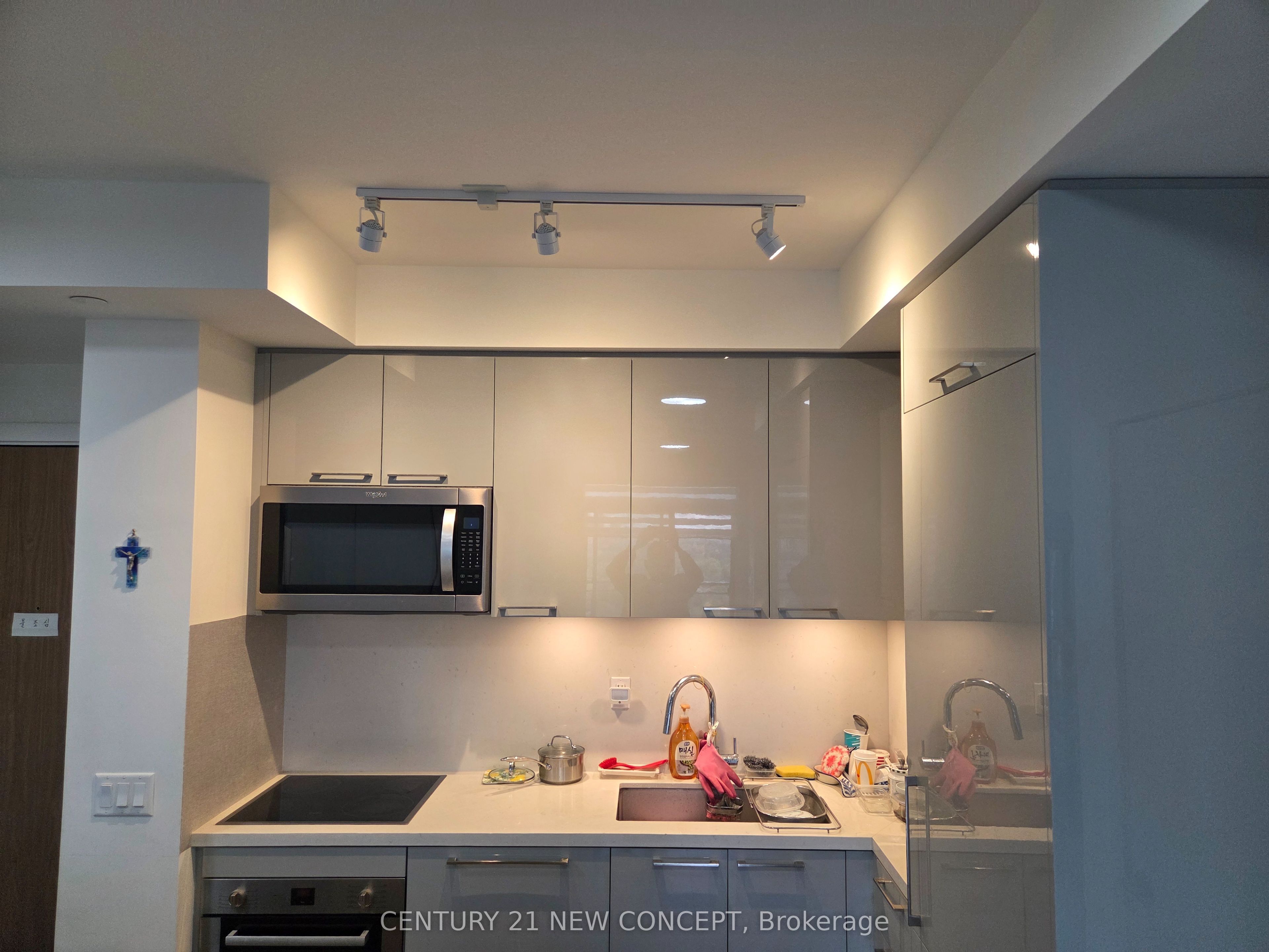 1 Grandview Avenue 1807
