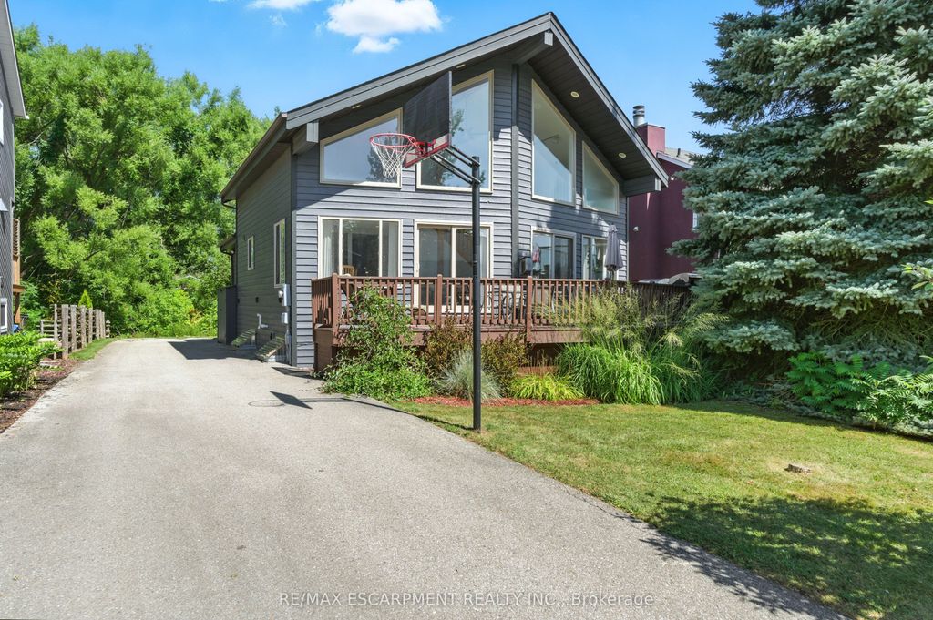 Photo of 115 Pioneer Lane, Blue Mountains, ON L9Y 0M6 (MLS # X12825470)