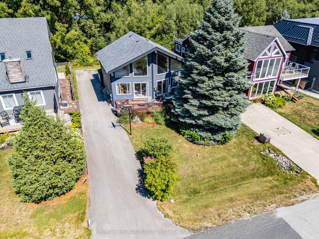 Photo of 115 Pioneer Lane, Blue Mountains, ON L9Y 0M6 (MLS # X12825470)