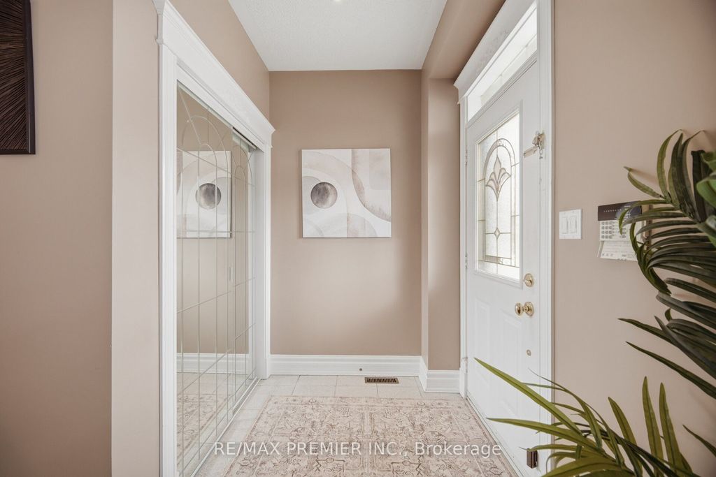 Photo of 140 Ferdinand Avenue, Vaughan, ON L6A 3H4 (MLS # N12964966)