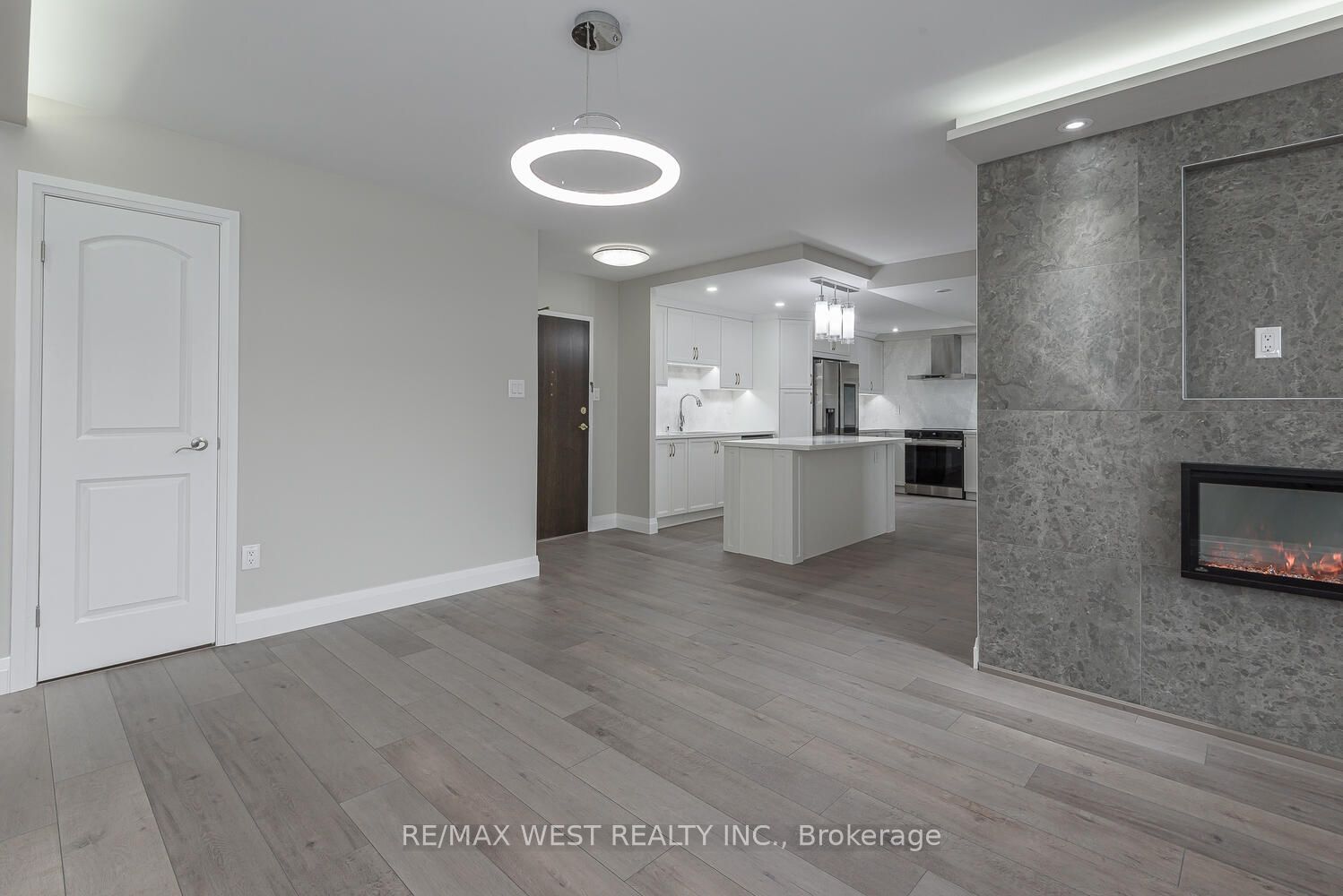 820 Burnhamthorpe Road 1104