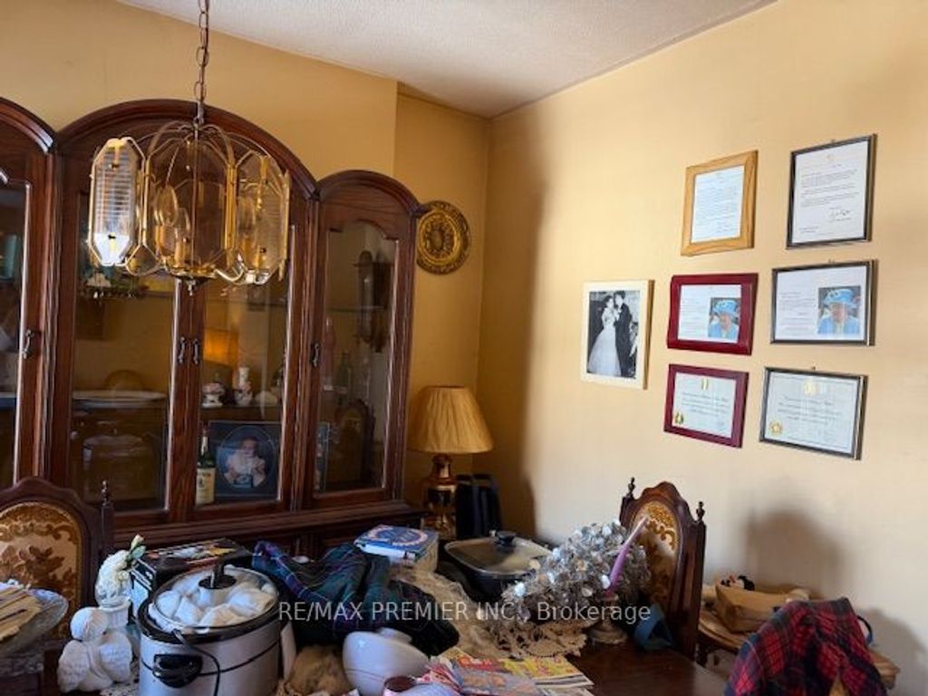 Photo of 7 Florence Crescent, Toronto, ON N6N 4E3 (MLS # W13044642)